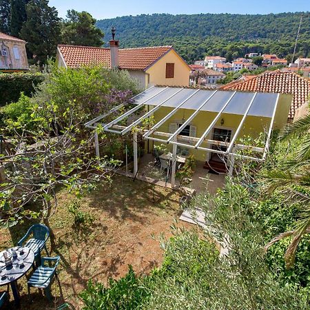 Lovely Apartment In Veli Losinj With Kitchen ภายนอก รูปภาพ